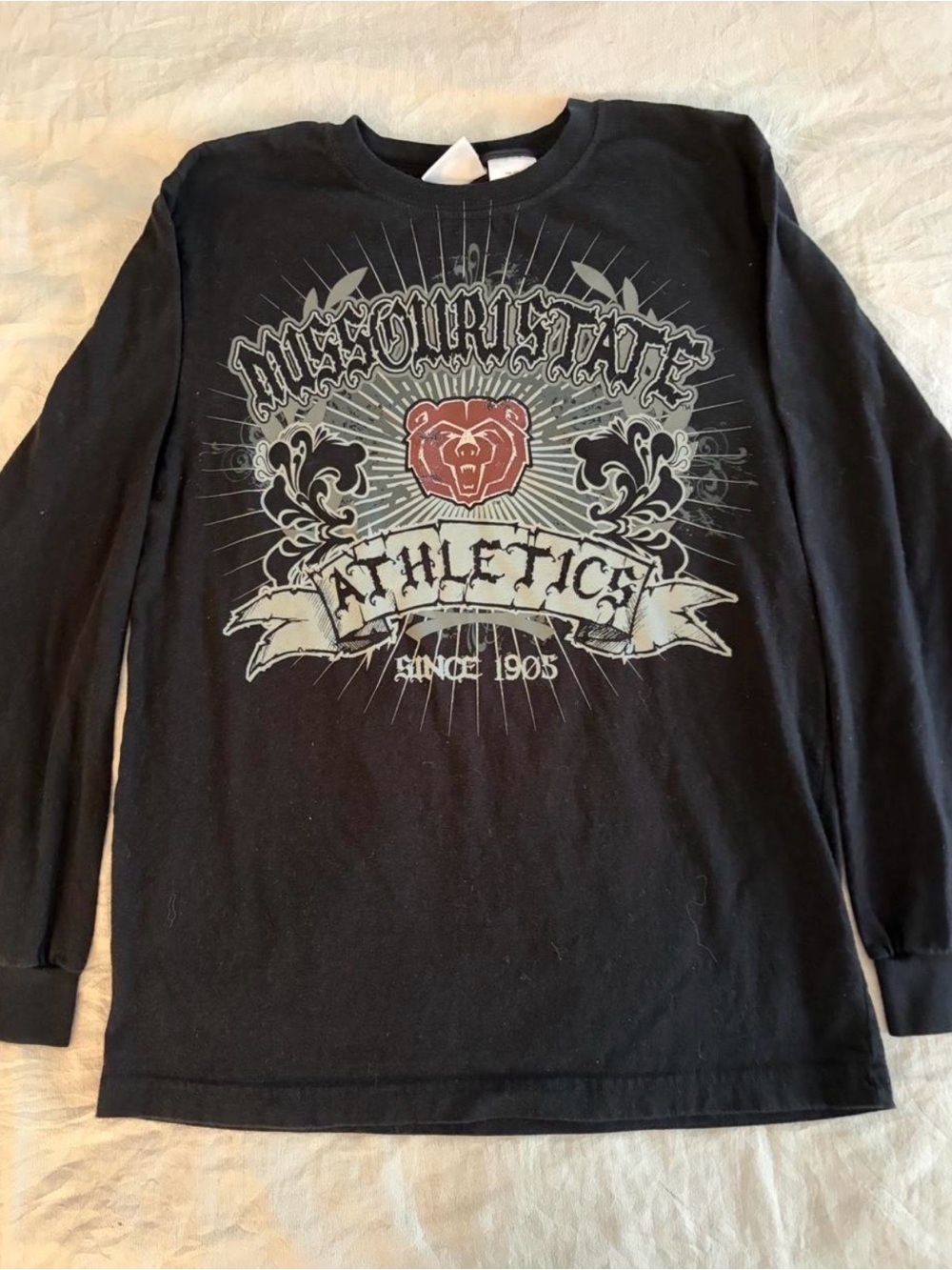 NCAA Black Long-Sleeve Graphic Shirt with Red Bear Crest